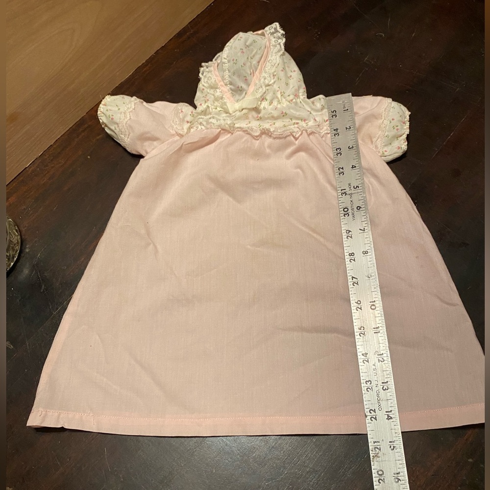 2 Vintage cabbage patch dresses.  80’s kids reminisce with these 2 cute dresses